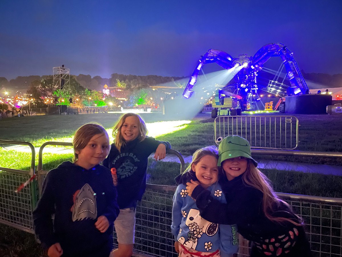 BennettBunchHQ's tweet photo. The Bennett Bunch are having a brilliant time @glastonbury 
Today we’re wearing our tie dye T-shirts we made @SchoolWhitegate thanks to @FOWhitegateSch xx https://t.co/z6oUw1gwq3