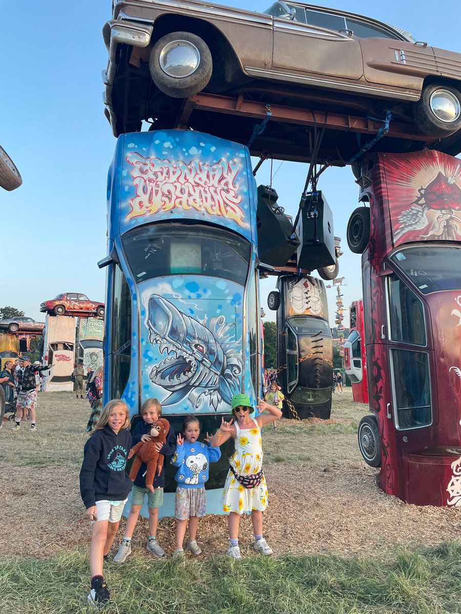 BennettBunchHQ's tweet photo. The Bennett Bunch are having a brilliant time @glastonbury 
Today we’re wearing our tie dye T-shirts we made @SchoolWhitegate thanks to @FOWhitegateSch xx https://t.co/z6oUw1gwq3