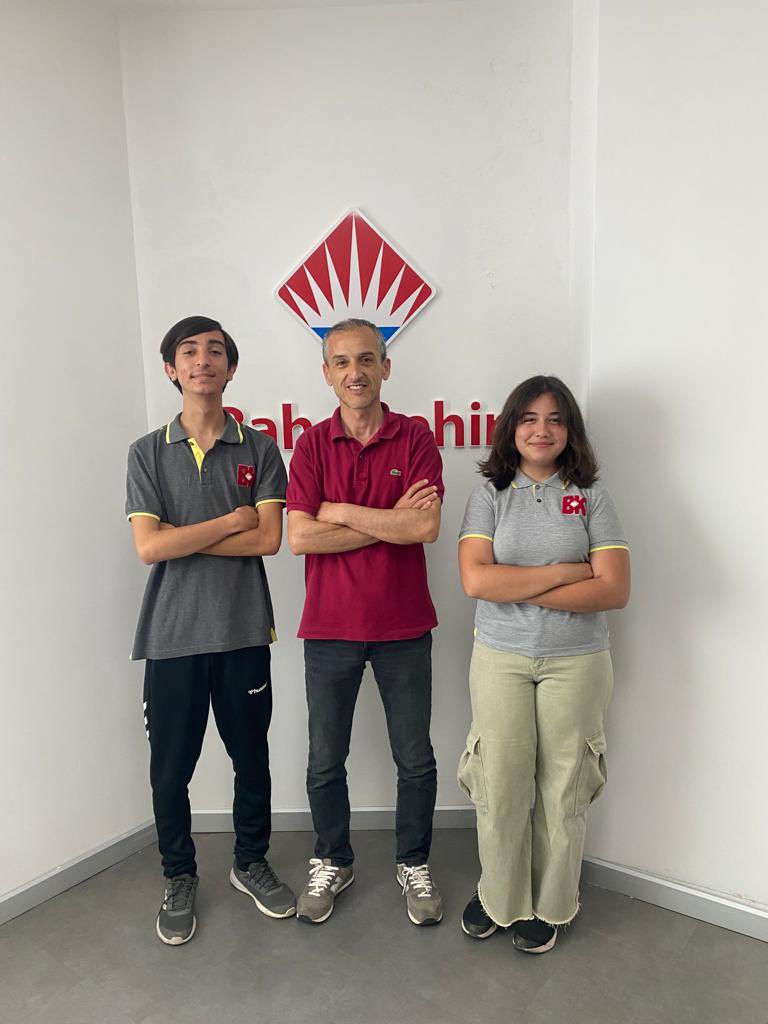 brsmert's tweet photo. TÜRKİYE BİRİNCİSİ 🥇🥇 ÖĞRENCİLERİMİZİ TEBRİK EDİYORUM…@EnverYucel  @HuseyinYucell  @dagozlem @Savas_BOYAR @ozgeeasln https://t.co/v2fmEoogEw