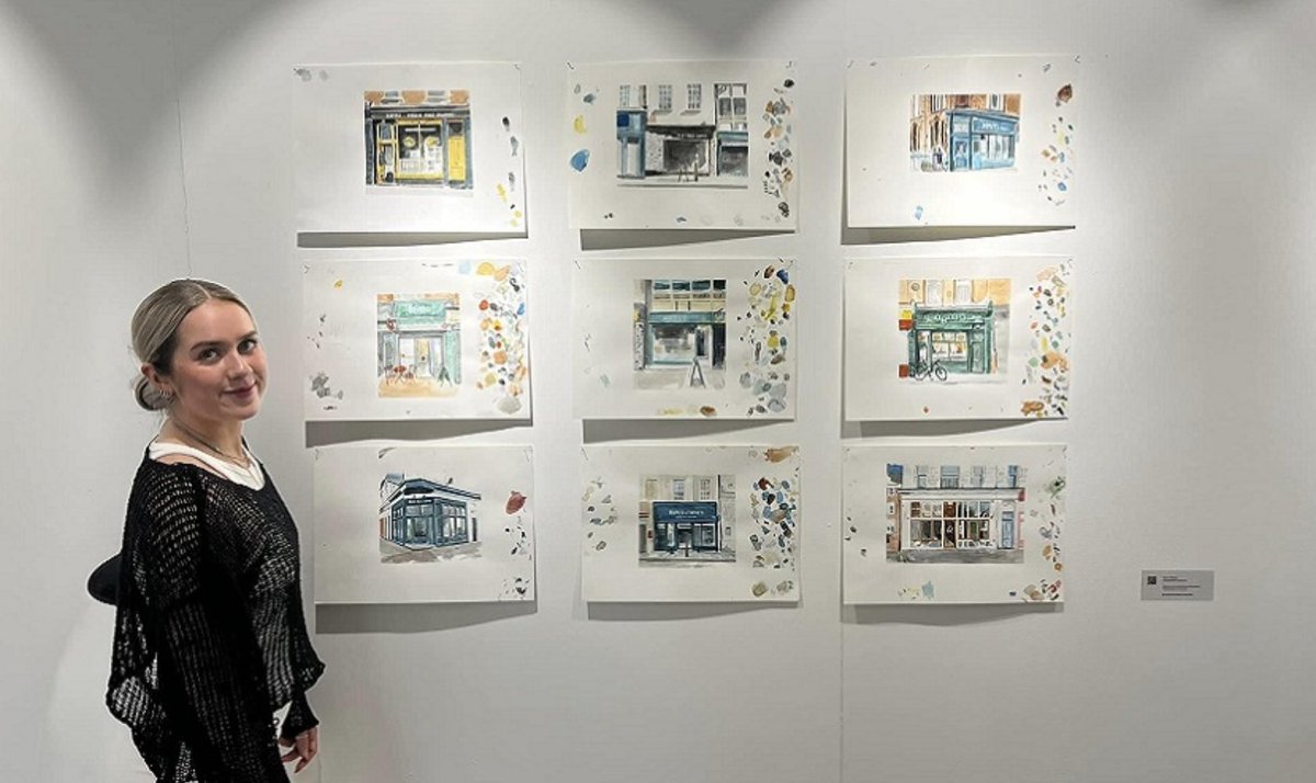 LJMU's tweet photo. Graphic Design student Grace Whelan's #GraduateShow consisted of wonderful sketches of independent eateries across #Liverpool.
Her work has been such a success that some have been buying up the works to hang on the walls of their venues.
Read more โก๏ธ https://t.co/mjbStNauIZ https://t.co/qocBv8xkYo