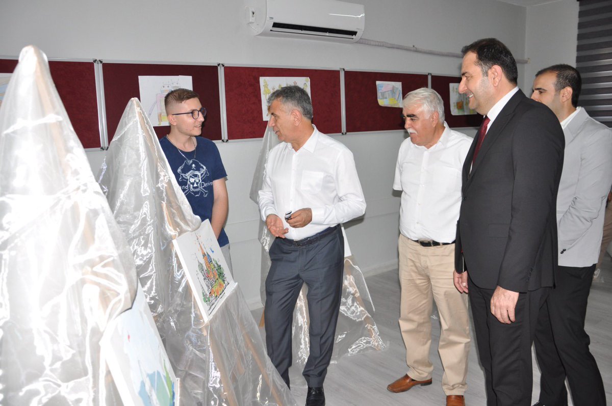 cemil_me's tweet photo. Özel yürekler halk eğitim merkezimizin yıl sonu sergisi 
 @kocakysr @mrt__celikk @Selcuk_Tyurek01 @YuregirMem @mebhbogm https://t.co/bL4labjx3o