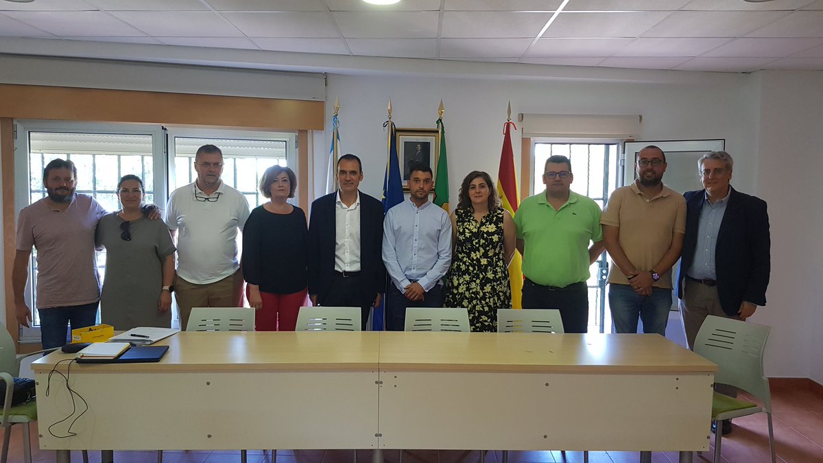 ramon_magan's tweet photo. Óscar Mendez es el nuevo presidente de la,#EntidadLocalMenor de #PazosDeReis en #Tui una de las 9 existentes en #Galicia (8 en #Pontevedra y 1 en #Ourense)
Y hace historia al ser el primero del @PSdeG.
¡Mucho ánimo en esta nueva tarea! https://t.co/zA5o8ZS0J7