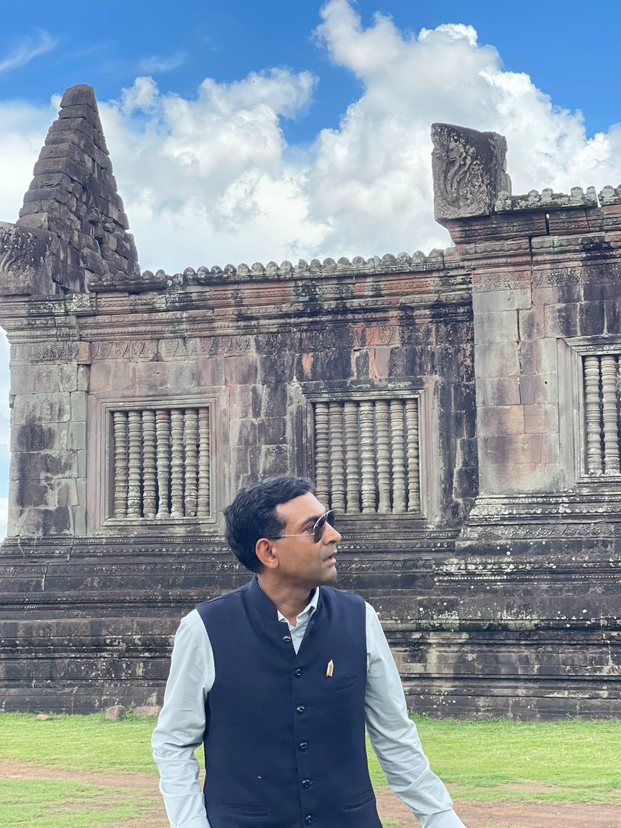 prateekaol's tweet photo. Ambassador Of India to Lao PDR ; H. E. Mr. Prashant Agarwal at World Heritage Site in Laos 🇱🇦 during his visit to Champasak for 9th International Day Of Yoga 2023. 
His personality reflects a true leader.  
#Laos #India #heritage https://t.co/vHA29HHNwR