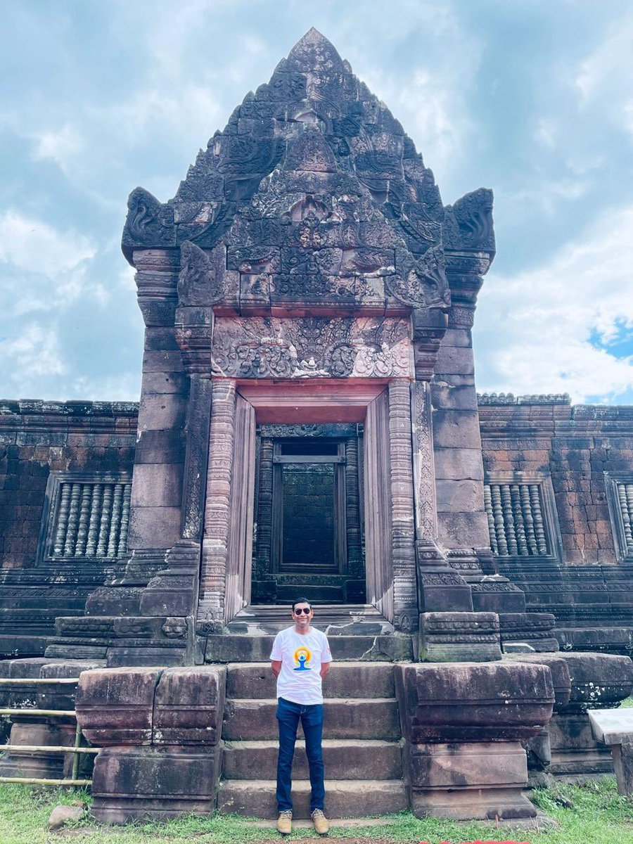 prateekaol's tweet photo. Ambassador Of India to Lao PDR ; H. E. Mr. Prashant Agarwal at World Heritage Site in Laos 🇱🇦 during his visit to Champasak for 9th International Day Of Yoga 2023. 
His personality reflects a true leader.  
#Laos #India #heritage https://t.co/vHA29HHNwR