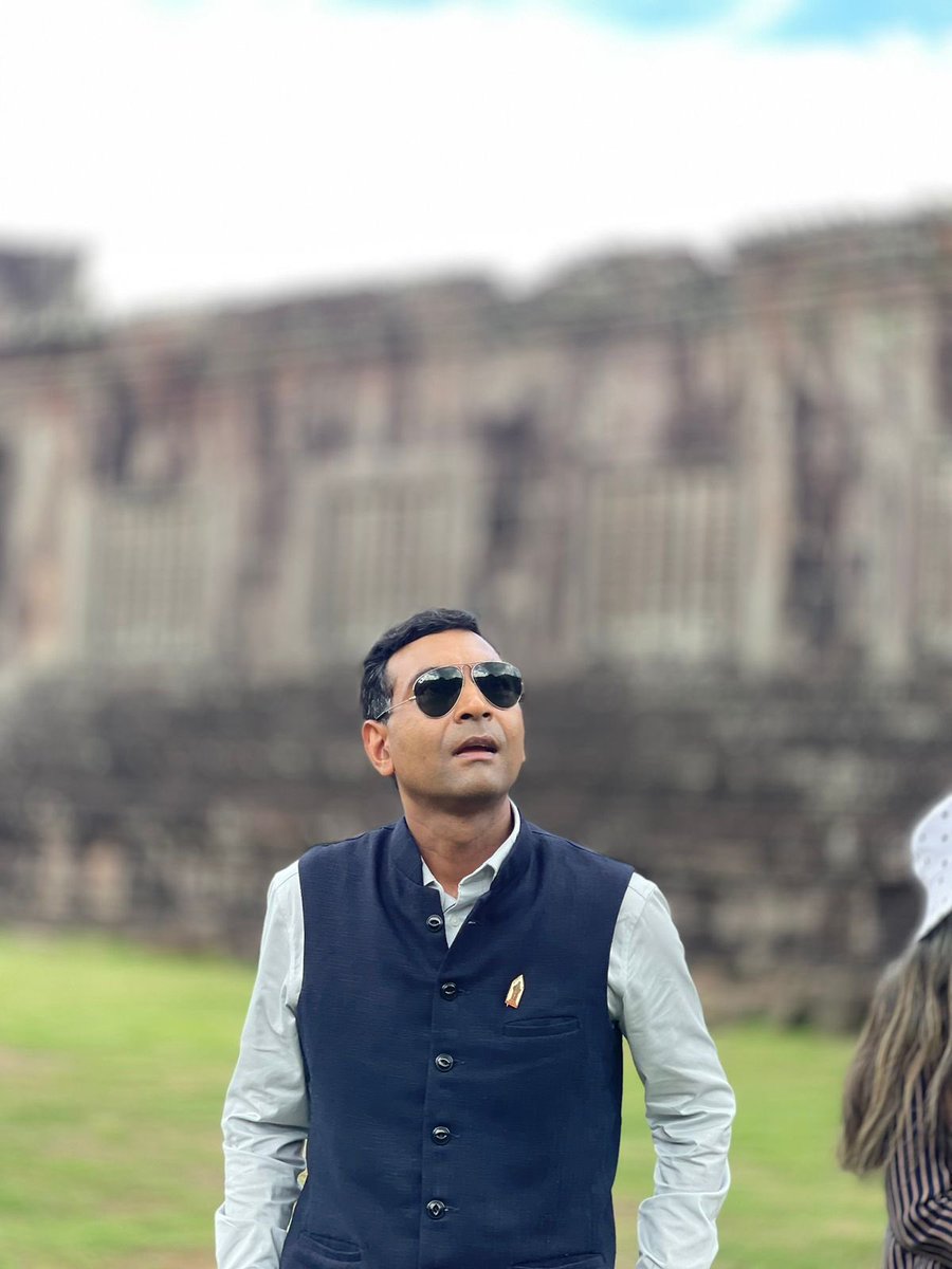 prateekaol's tweet photo. Ambassador Of India to Lao PDR ; H. E. Mr. Prashant Agarwal at World Heritage Site in Laos 🇱🇦 during his visit to Champasak for 9th International Day Of Yoga 2023. 
His personality reflects a true leader.  
#Laos #India #heritage https://t.co/vHA29HHNwR