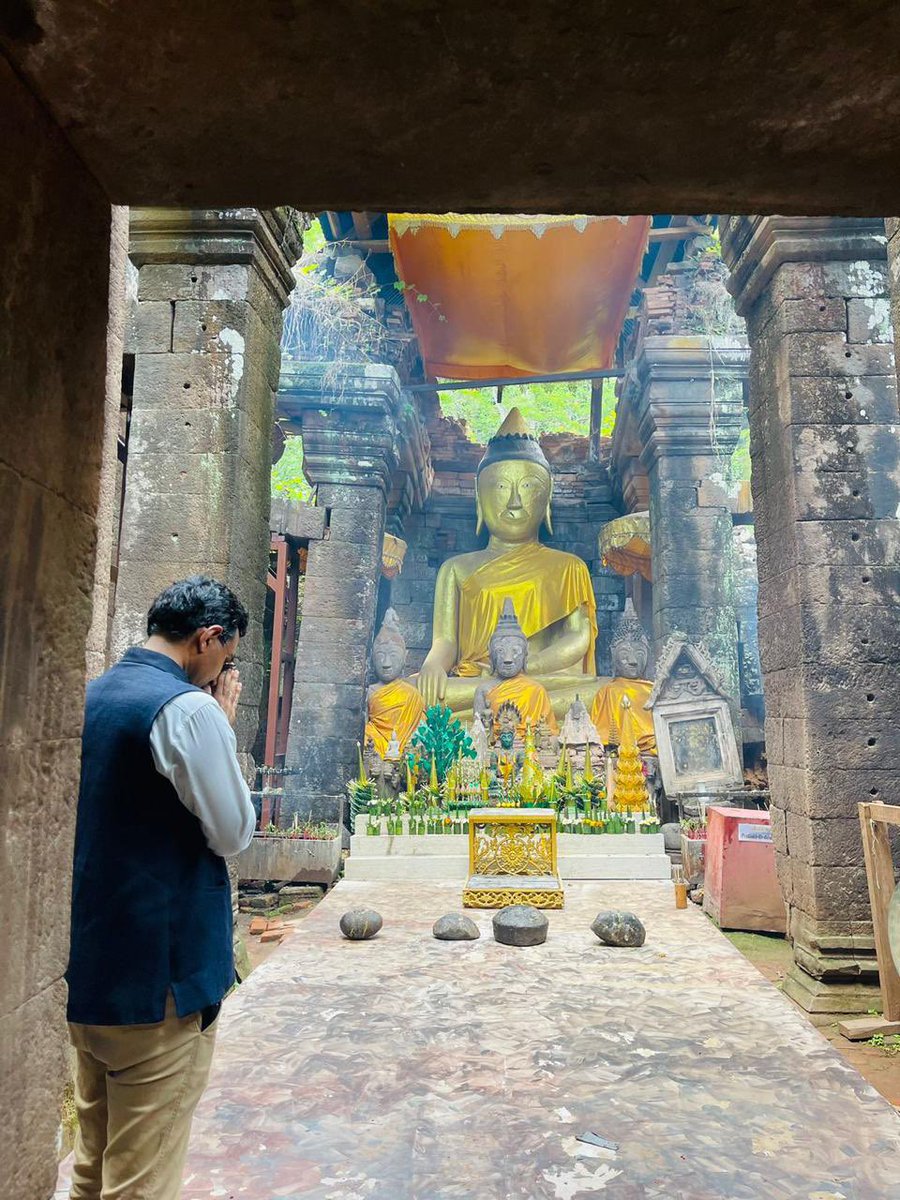 prateekaol's tweet photo. Ambassador Of India to Lao PDR ; H. E. Mr. Prashant Agarwal at World Heritage Site in Laos 🇱🇦 during his visit to Champasak for 9th International Day Of Yoga 2023. 
His personality reflects a true leader.  
#Laos #India #heritage https://t.co/vHA29HHNwR