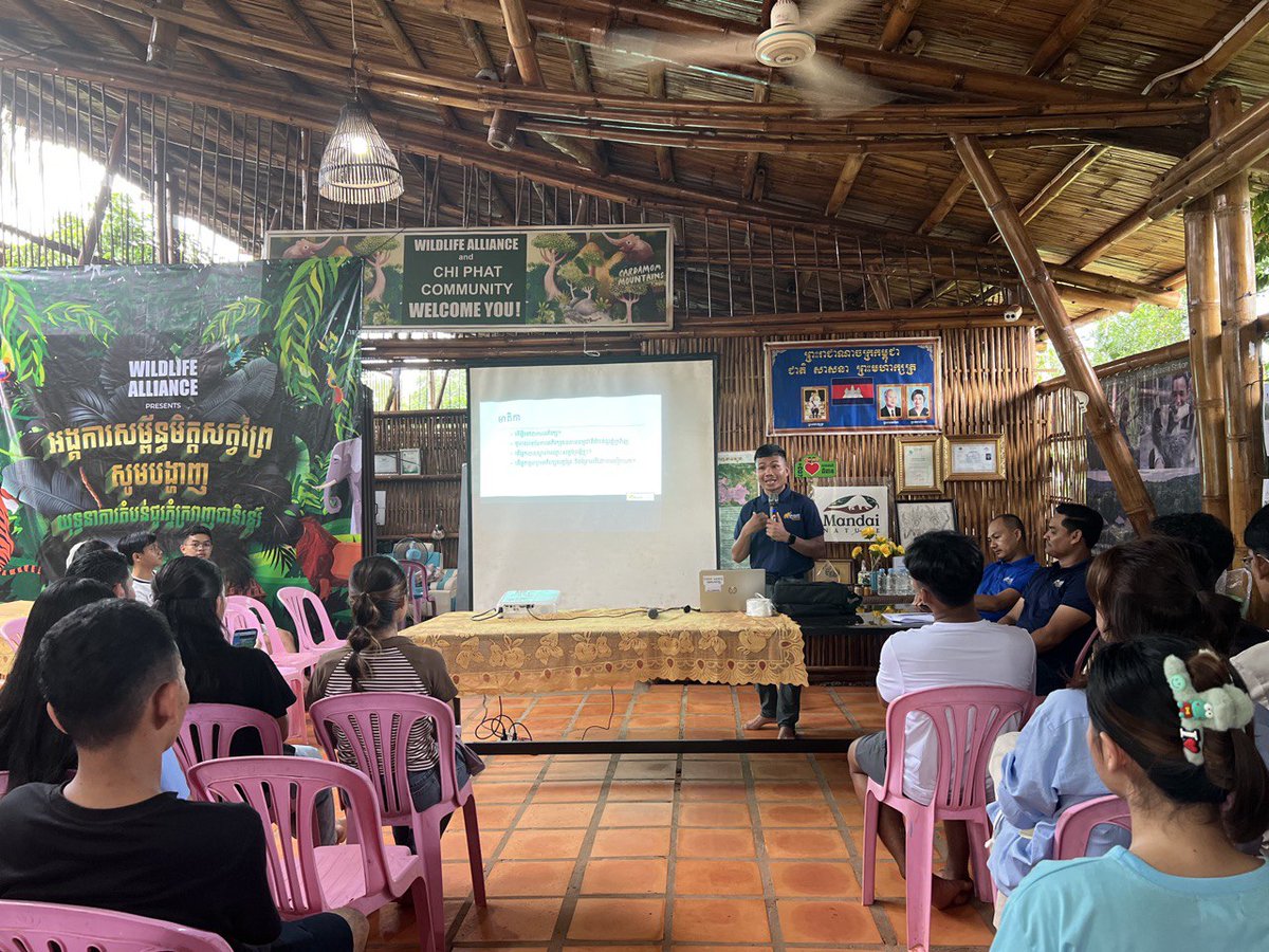 WildlifeRescue's tweet photo. Wildlife Alliance's KE team (Kouprey Express) having interactive educational conversations. The students are eager to learn more!
#CardamomsForever #ChiPhat #EcoTourismDestination #Education #Fun #StudentsTrip #WildlifeAlliance #Conservation #JoinTheAlliance https://t.co/dX4446P73K