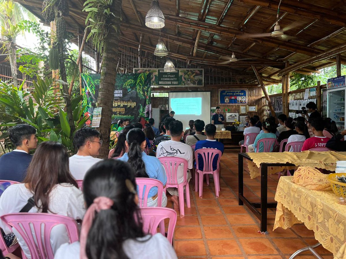 WildlifeRescue's tweet photo. Wildlife Alliance's KE team (Kouprey Express) having interactive educational conversations. The students are eager to learn more!
#CardamomsForever #ChiPhat #EcoTourismDestination #Education #Fun #StudentsTrip #WildlifeAlliance #Conservation #JoinTheAlliance https://t.co/dX4446P73K