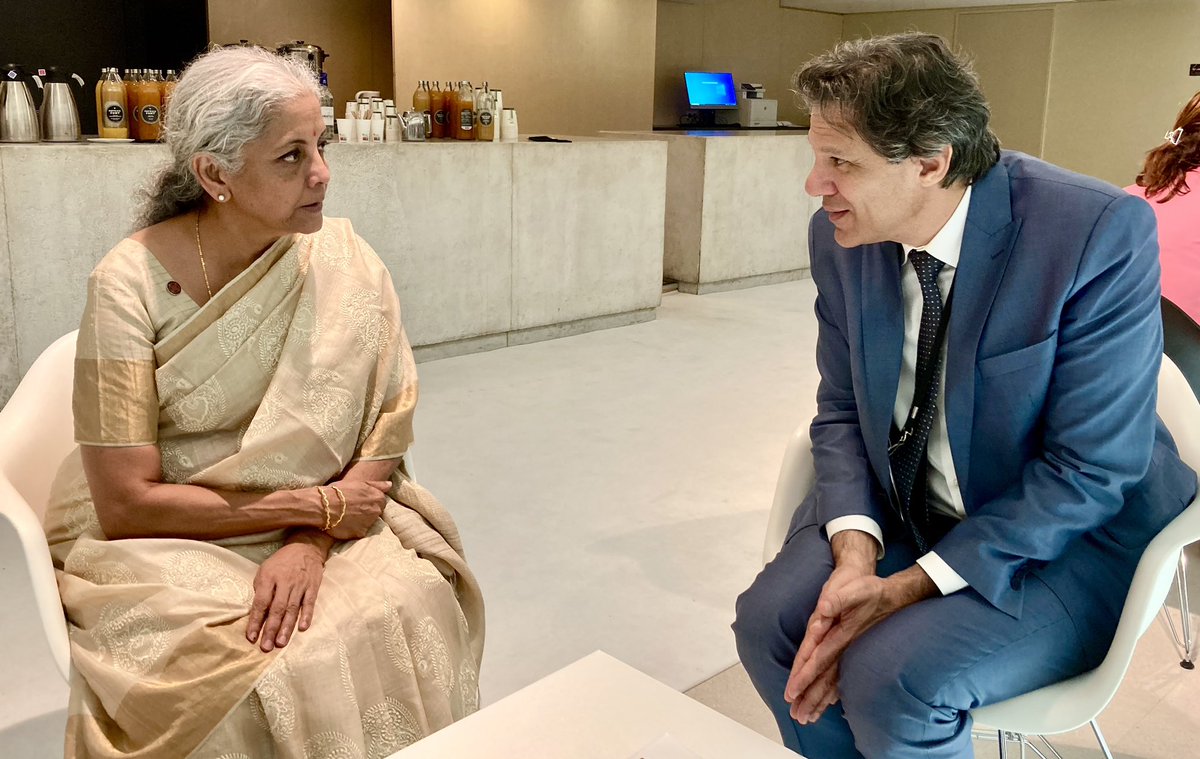 Union Finance Minister Smt. @nsitharaman met Mr @Haddad_Fernando, Brazilian Minister of Finance, on the margins of Summit for a #NewGlobalFinancingPact in Paris today.

The two ministers discussed about the upcoming #G20India #FinanceTrack outcomes. Mr @Haddad_Fernando supported…