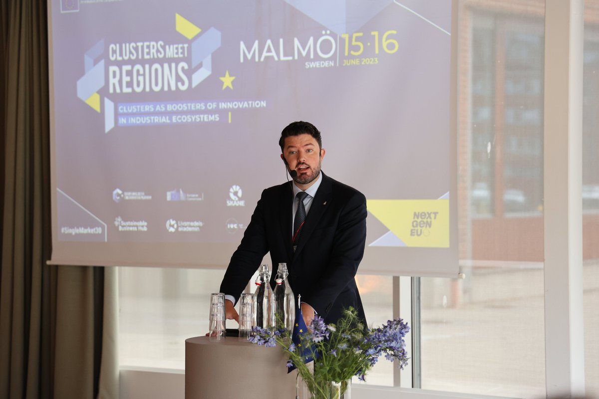 #ClustersMeetRegions in Malmö: 75+ participants from 10 🇪🇺 countries!

We discussed a range of topics including what the #EUClusters community can learn from Skåne 🇸🇪 in terms of policy, practices and innovation.

Read the rundown: clustercollaboration.eu/content/cluste… 

#ECCP #SingleMarket30