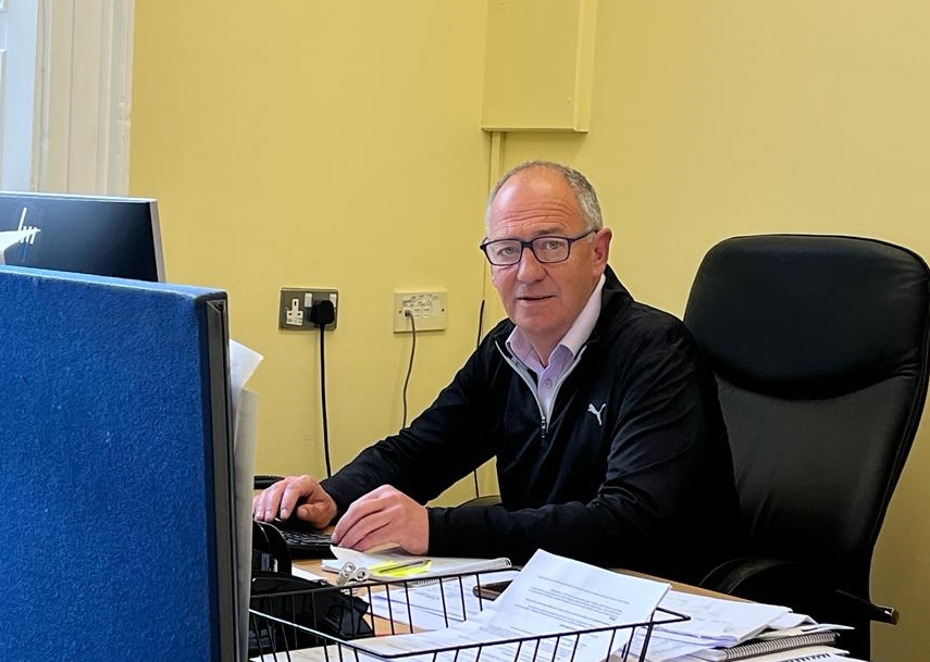 Meet John from the #PublicDomain team, keeping the #publicrealm in check with the help of his team and members of the #community. We appreciate the great work you do! @DubCityCouncil @LocalGovIre @DubCityEnviro @NEIC_Dublin  #YourCouncilDay #environment #civicpride #CentralArea