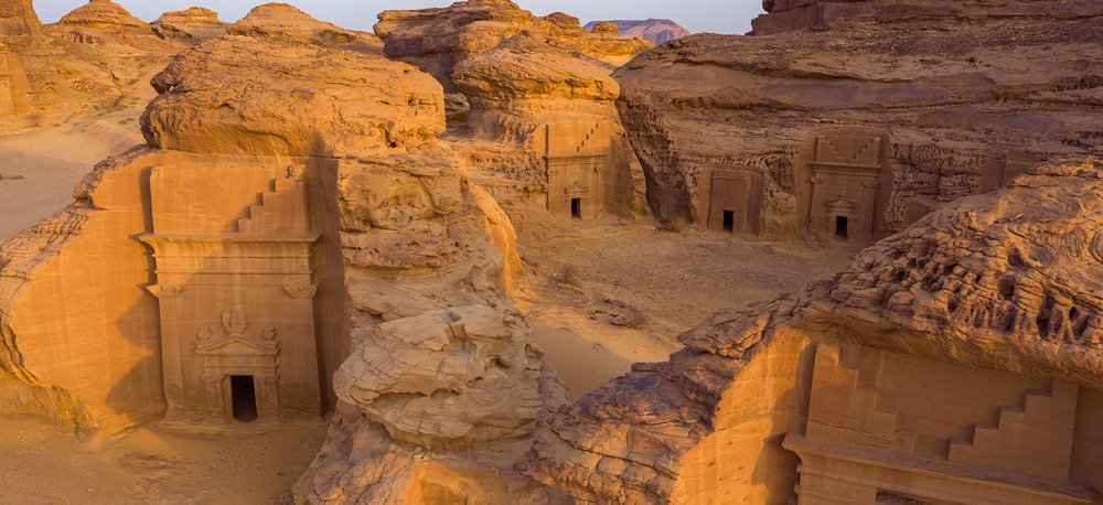 KevinOman2's tweet photo. @ancientorigins Hegra - the UNESCO world heritage site in the region of AlUla in North West Saudi Arabia - the southern capital of the Nabataean Kingdom - Petra being the northern capital in Jordan. Extraordinary place I have been fortunate enough through work to visit on multiple occasions. https://t.co/mtASHOLWTU