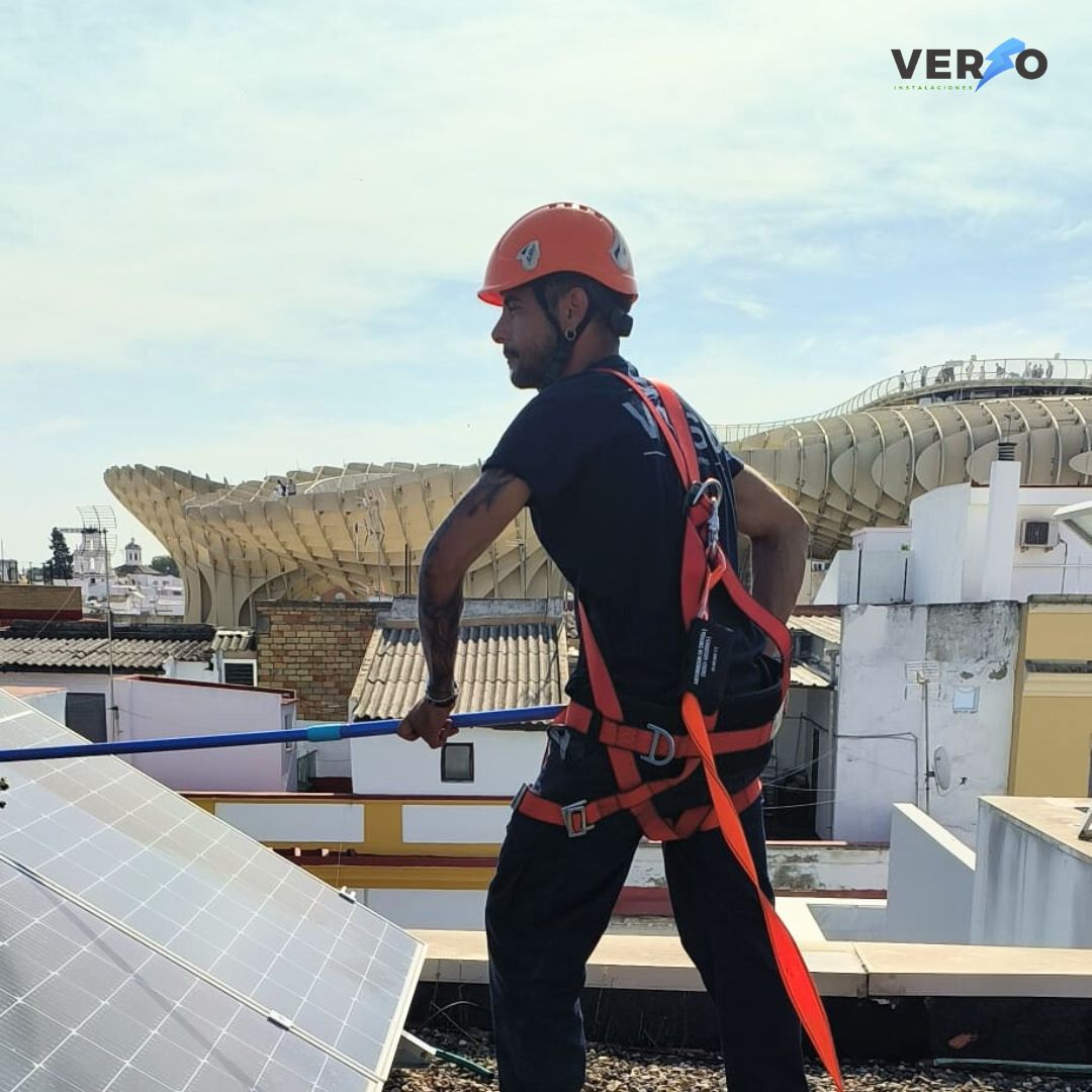 VERSOinstala's tweet photo. 🚀En @VERSO, como siempre, seguimos al pie del cañón. ¡¡No paramos de instalar!!💪👨‍🔧🛠

☀️Ofrecemos los mejores profesionales para la instalación de sistemas de energía solar. https://t.co/AyM1GEmteO