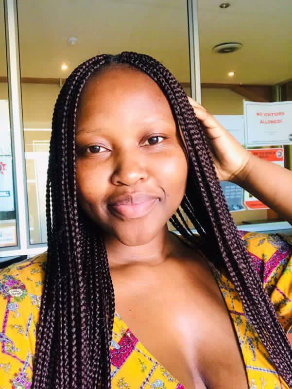 AdvoBarryRoux's tweet photo. Nozipho Thuntubela was supposed to go back to Queenstown from PE yesterday. She hitchhiked around 3, in a Navy Hyundai REG- Mivu02 WC &amp; texted that she isn't feeling safe, something seems off. Her phone is now off. For info contact 067 405 8587 / 0617554337

Retweet For Awareness https://t.co/twq7bUOFJb