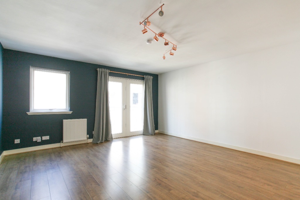 A Flat In Town tweet media