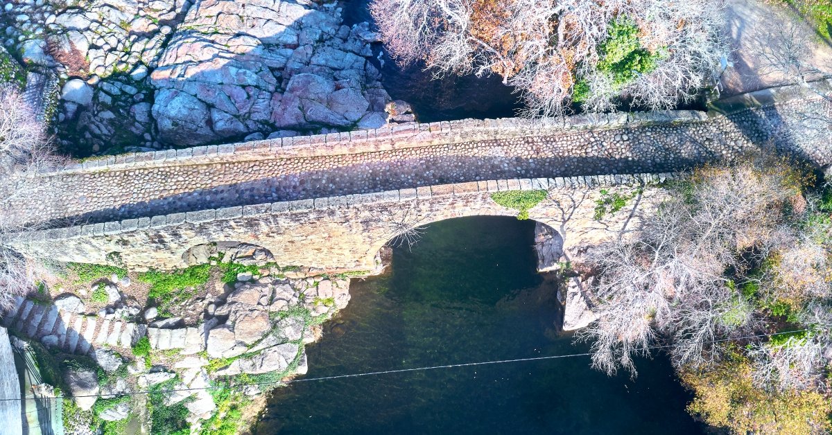 Escape to the breathtaking natural pools of La Vera this summer!☀️Plunge into refreshing waters,🤽immerse yourself in nature's beauty,🏞️& capture unforgettable moments by the magnificent Roman Bridge.🤩

👉 bit.ly/43xfsHX

#VisitSpain #SummerInSpain #SpainEcoTourism