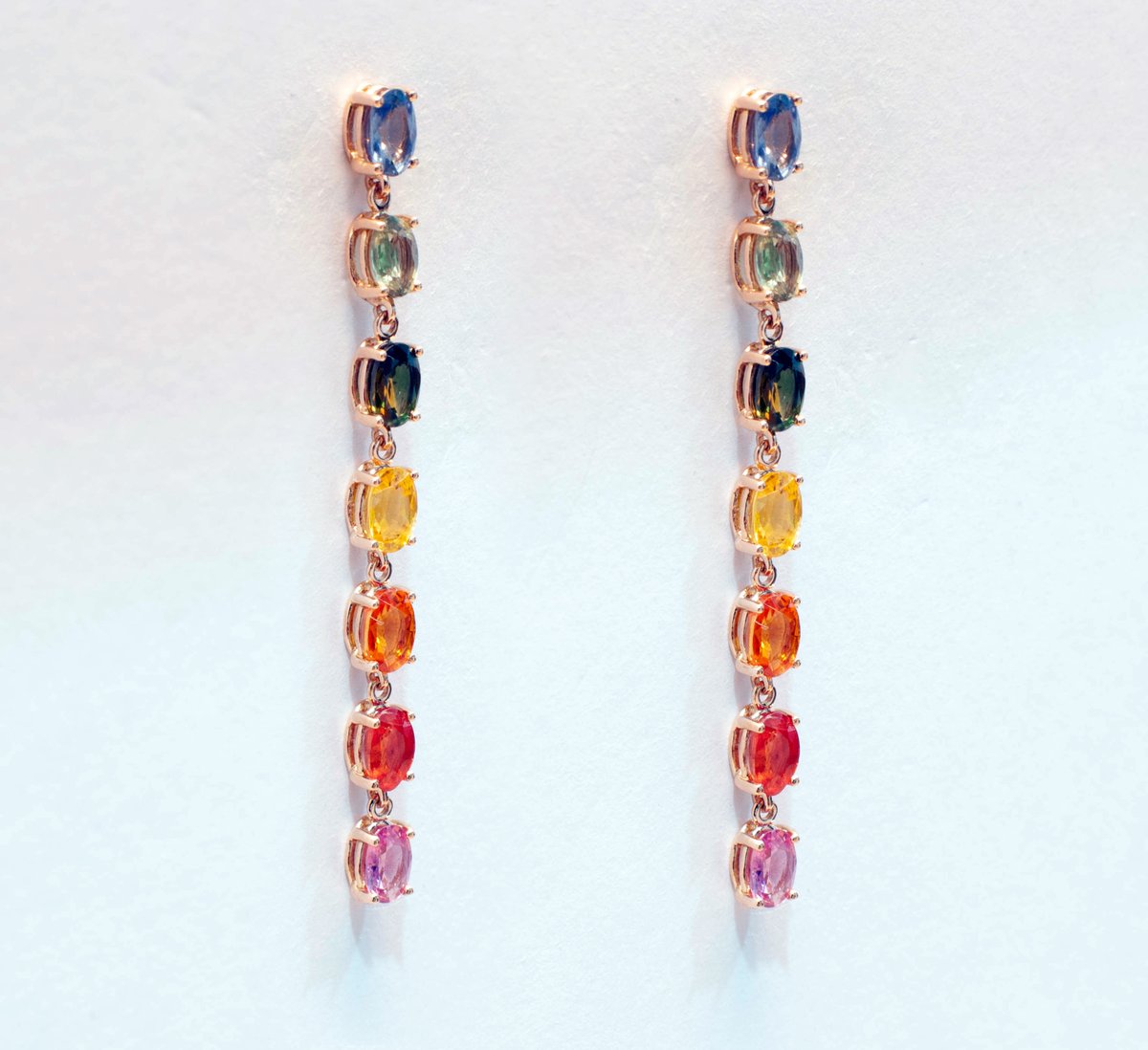 Rainbow of sapphires
#JordanJoyeros #diseñadores #Joyería #fabricantes #gemologos #pendientes #earrings #oro #gold #zafiroazul #zafiroamarillo #zafiroverde #zafironaranja #diseñamosparati #wedesignforyou
jordanjoyeros.com/store/product/…