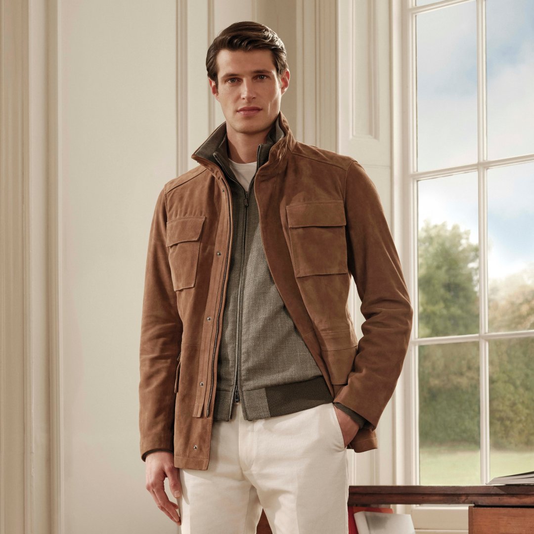 Made from ultra-soft velvet suede and featuring four pockets, this lightweight jacket is the embodiment of contemporary elegance.
#HowToHackett
bit.ly/3Nr72eK