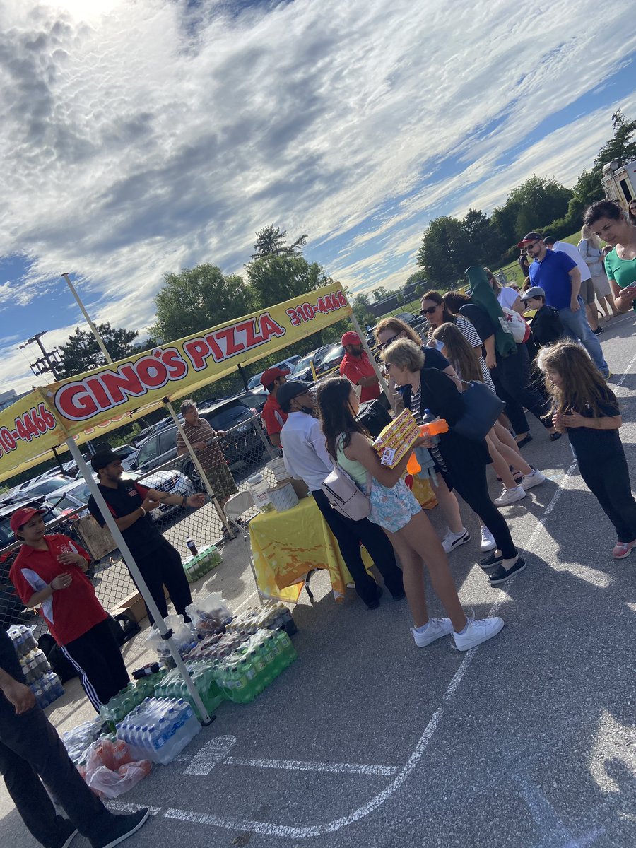 AscensionHcdsb's tweet photo. Last night’s Pizza Picnic was a wonderful way to end off another amazing school year here at Ascension! Thank you to our Catholic School Council for organizing! https://t.co/IZufpVSIcs