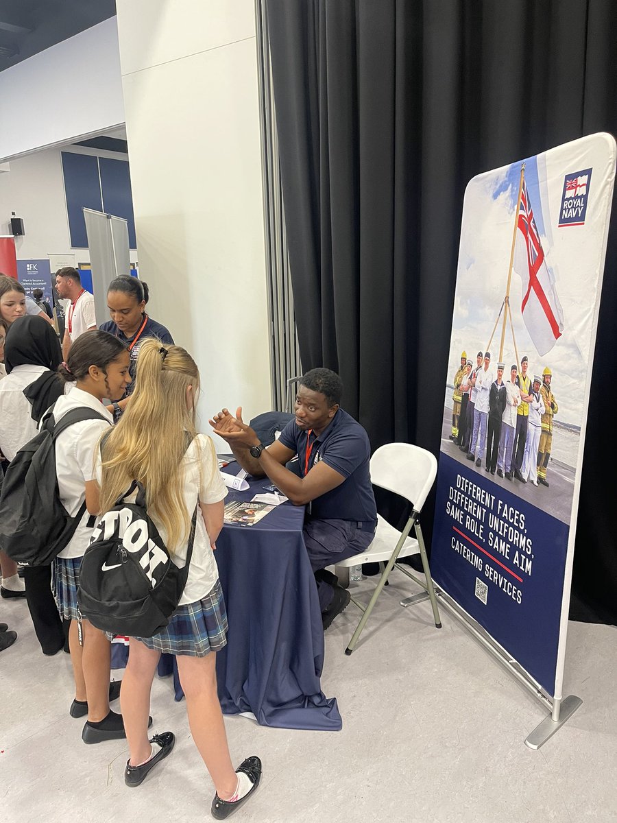 c_deller's tweet photo. Wonderful #careers festival @Bedford_Academy with over 40 exhibitors! All students getting an insight into potential career paths. Great conversations and a brilliant experience. Amazing stuff #TheBAWay @BedsFire @bedspolice @RoyalNavy https://t.co/Uj2klqmqTJ