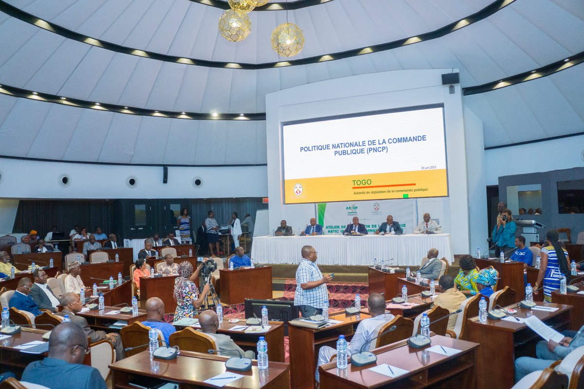 ArcopTogo's tweet photo. dont une analyse de la situation de la #commande_publique au Togo, la présentation du cadre stratégique de cette politique et le cadre de mise en oeuvre et de suivi et évaluation.(2/2)
#arcop #TgTwittos #Togo https://t.co/ioDlINqGbW