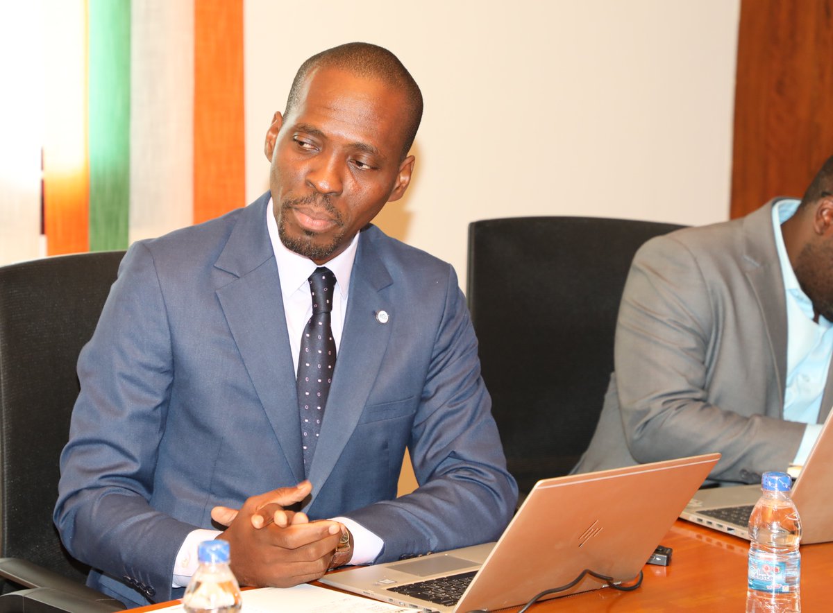 EnseaO's tweet photo. SEMAINE DE LA RECHERCHE | #JOUR_4
Dr. #Fe Doukouré, Responsable de la formation #doctorale a présenté le compte rendu de la session 2022 après le mot de bienvenue du Directeur de l'@EnseaO, Dr . Hugues KOUADIO.
@the_ACEProject ,@MPD_CI https://t.co/nBTmdsI9lp