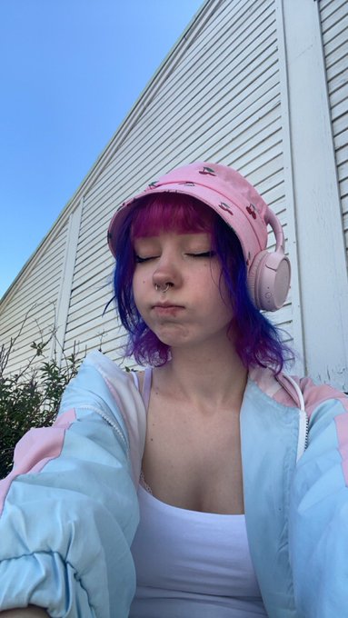 Happpy midsummer ma swedish friends<33333 https://t.co/qx3eHZRoWv<a href="/tag/egirl"class="tags"><span>#egirl</span></a><a href="/tag/ofgirls"class="tags"><span>#ofgirls</span></a>