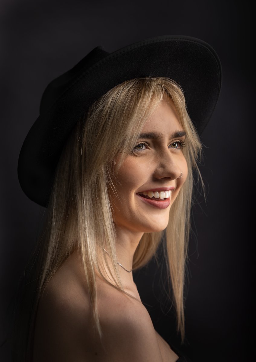 This is your FINAL chance to enter your portrait photography into #APOY2023! The Portraits round closes Monday 26th June 11:59pm (BST). Don't miss out! Enter now: photocrowd.com/photo-competit… #InternationalPortraitDay <a href="/mpbcom/">MPB</a> 
📷 Steve Field