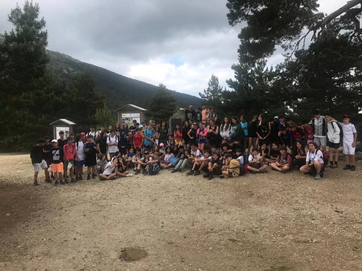 MontserratFUHEM's tweet photo. Estamos muy orgullosos,🫶🏻 nuestro alumnado de #1ESO lo ha hecho genial.🙋🏽♂️🙋🏼♀️ Lo han dado todo💪🏻 y finalmente han conseguido su propósito:👌🏻 realizar todo el recorrido🥾 y contribuir con ello a una muy buena causa. 🫂
¡Que viva la Marcha Reto!👏🏻👏🏻🔝
#MarchaReto
#FUHEM https://t.co/zQpbTVps1Q
