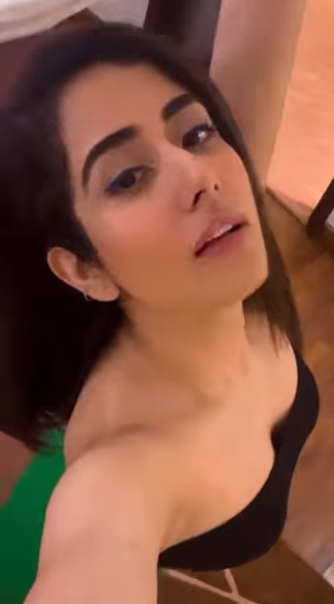 FzTg79naQAIdCHr?format=jpg&name=medium