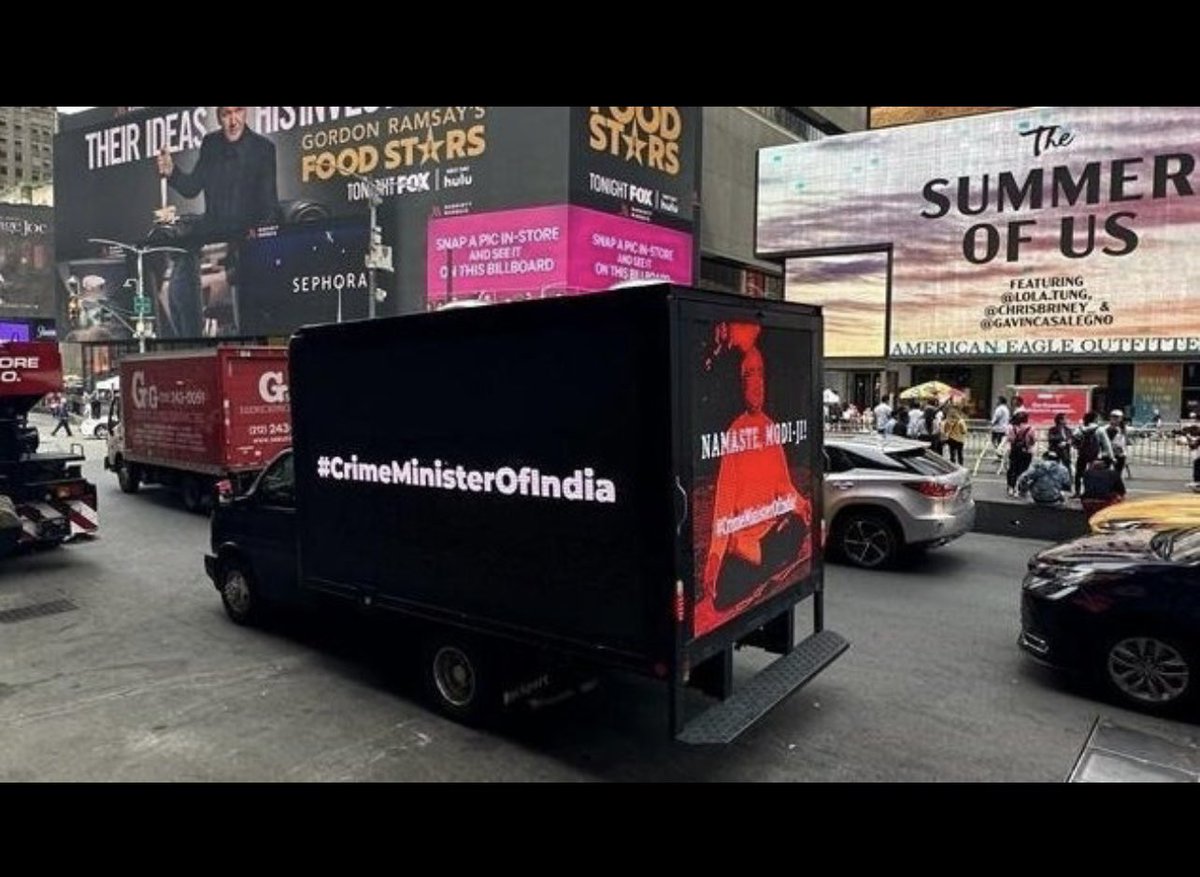 dharunkumaran's tweet image. International Shame..!
Modi's Fame is Now on NYC streets..
Trucks in NYC spreading truth about Modi
#ModiNotWelcome #CrimeMinisterModi
#GobackModi