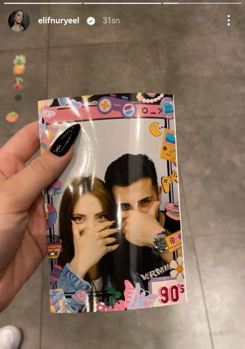 bu iki safolozun gözlerinin içinin güldüğünü görünce ben de mutlu oluyorum ya benim enayilik🤏🏻🤏🏻