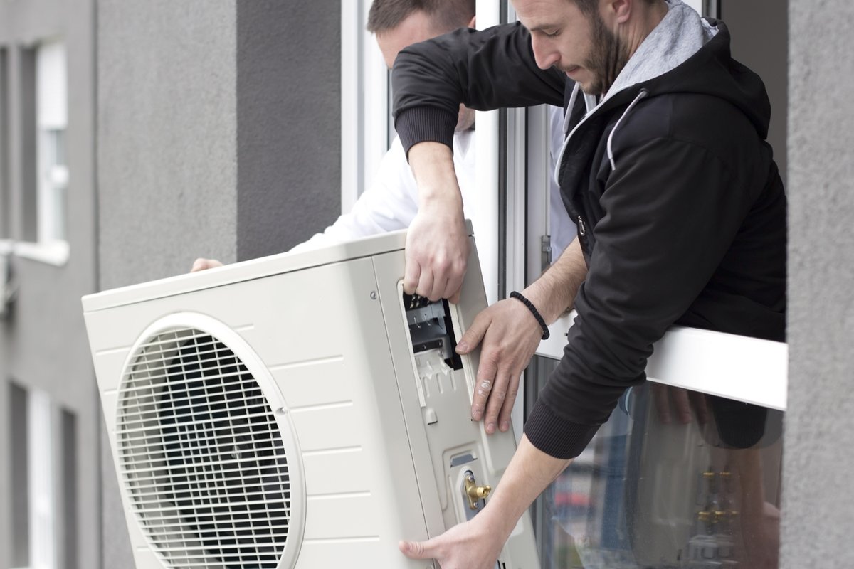 AHAM_Voice's tweet photo. Regular maintenance is crucial for optimal performance of your air conditioner. Clean or replace the filters regularly to ensure clean air circulation and prevent dust buildup. #ACMaintenanceTips https://t.co/9roTolORlt