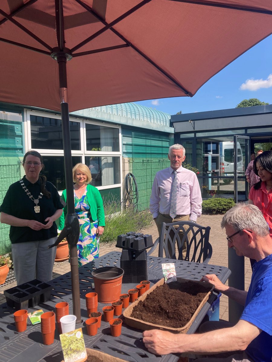 Had a lovely time yesterday at the Health & Wellness Centre of @Peamount_Health finding out from residents about their seed to plate project.  It's part of Peamount's Green Therapy & Biodiversity Project. Congrats to all involved including @tanyakingnurse and  @crowley_philip