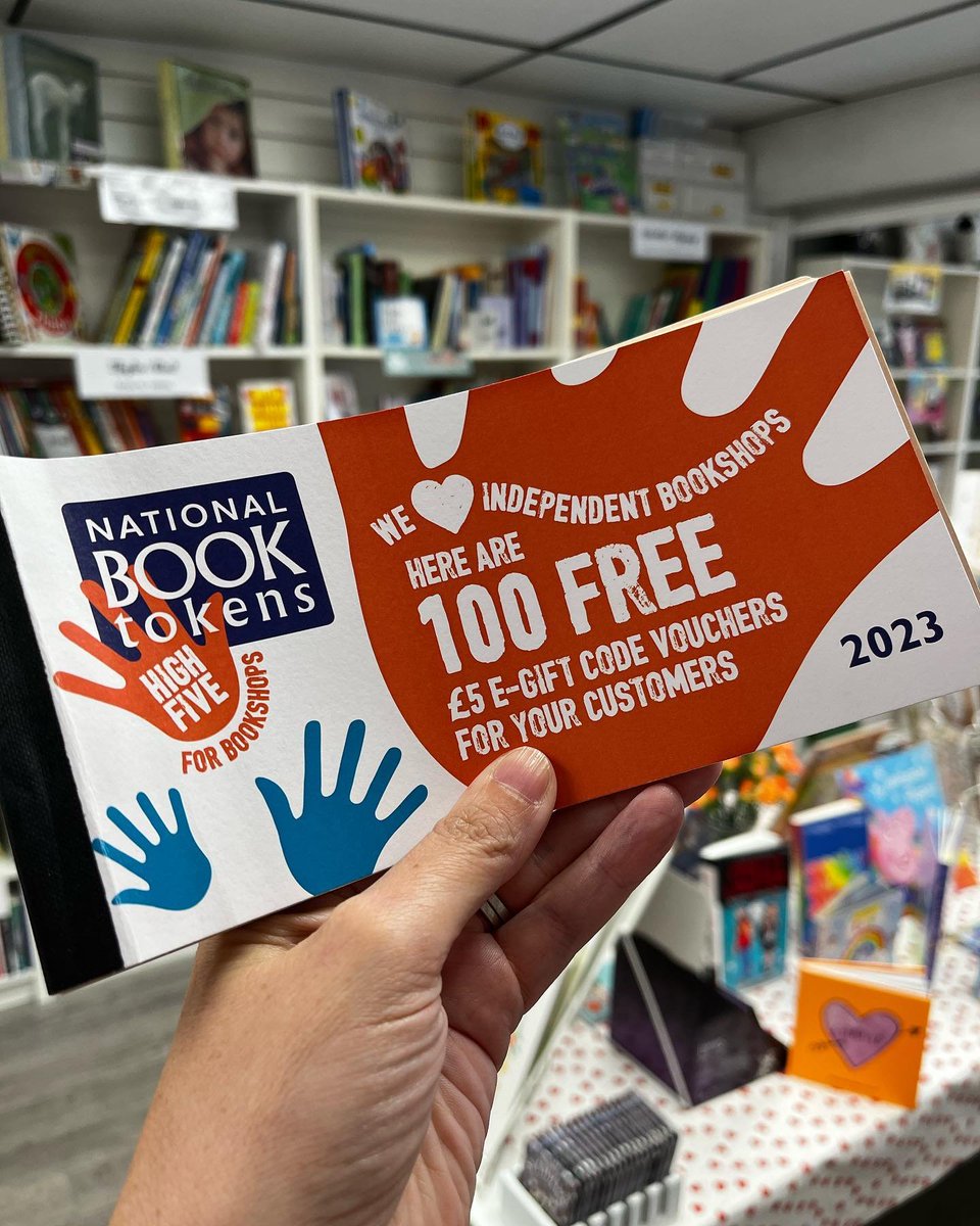 Awydd tocyn llyfr £5 AM DDIM?
Fancy a FREE £5 book token?
Bydd y 5 unigolyn CYNTAF i ymateb i’r neges hon â’u hoff lyfr yn derbyn un!
The FIRST 5 people to reply to this post with their favourite book will win one!
(Rhaid i chi gael cyfeiriad e-bost)
(Email address required)
