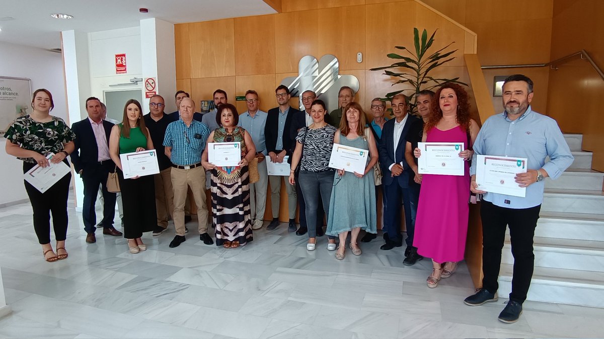 ucomur's tweet photo. 📢 @ucomur recibe la distinción de Fraternidad Muprespa @MutuaFM en reconocimiento a quince años sin lamentar accidentes ni enfermedades laborales entre las personas que conforman su plantilla.
🤝#Cooperativismo #SomosCooperativa #Ucomur @japedreno 👥 https://t.co/Zn7gqQKeXY