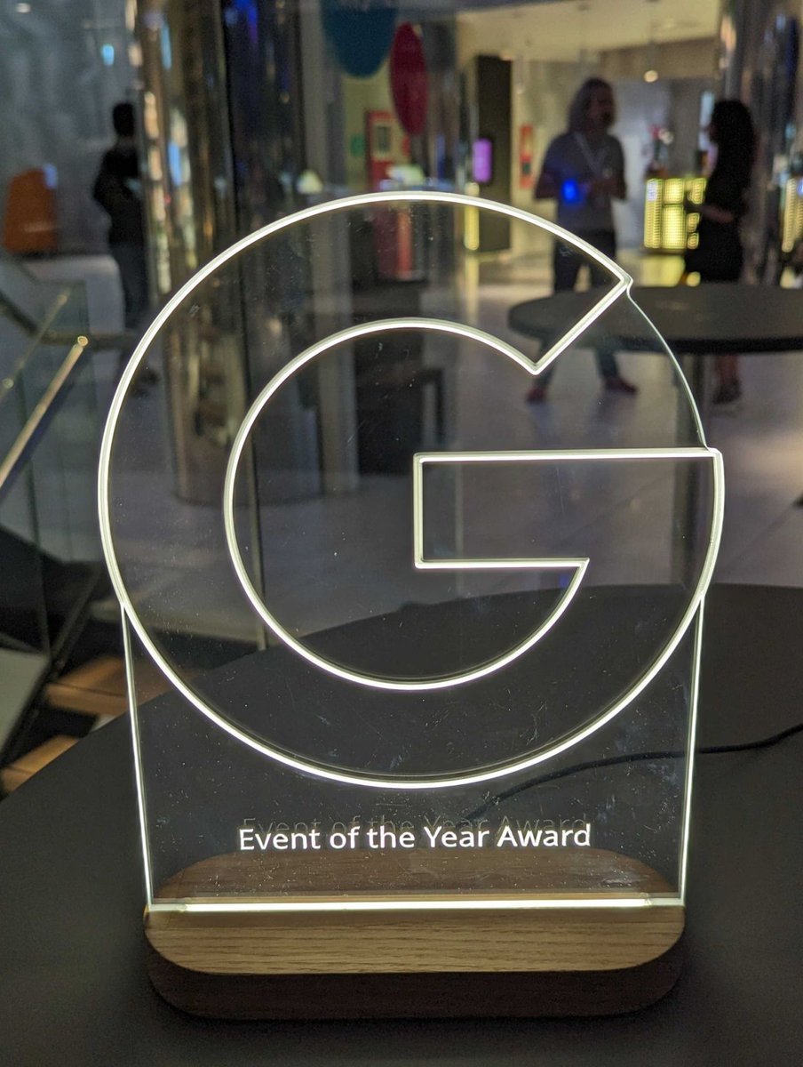 🎉Proud moment 🎉 Le  #DevFestNantes, organisé par le #GDGNantes avec nos Sfeiriens @AnnabelleKoster et @jefbinomed a remporté l'AWARD 'Event of the Year' lors du Google I/O Connect à Amsterdam ! 🏆🙌 Rendez vous en octobre au Devfest Nantes ! #ioconnect #GDG #googlefordevelopers