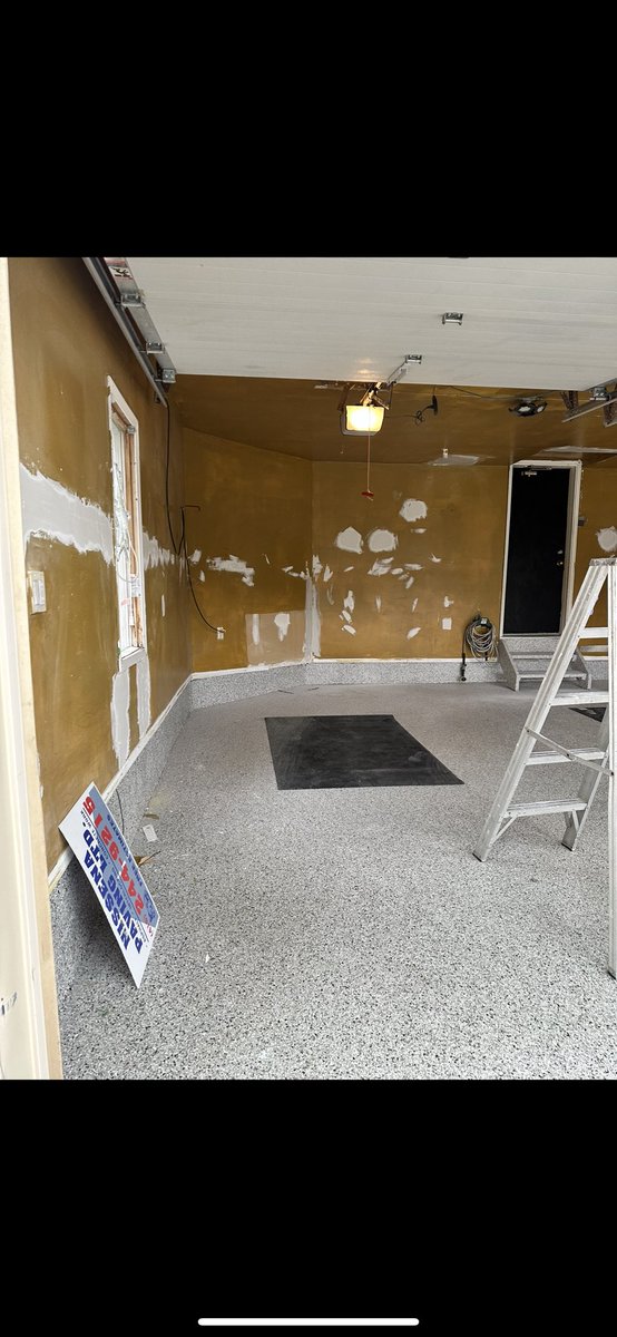 justbrushit's tweet photo. Perfect season to get those garages painted and looking great!! Give us a call for a free quote. 905-321-2220 #justbrushit #myniagara #localniagara #hamilton #burlington #oakville #welland #forterie https://t.co/cla2IJjWYb