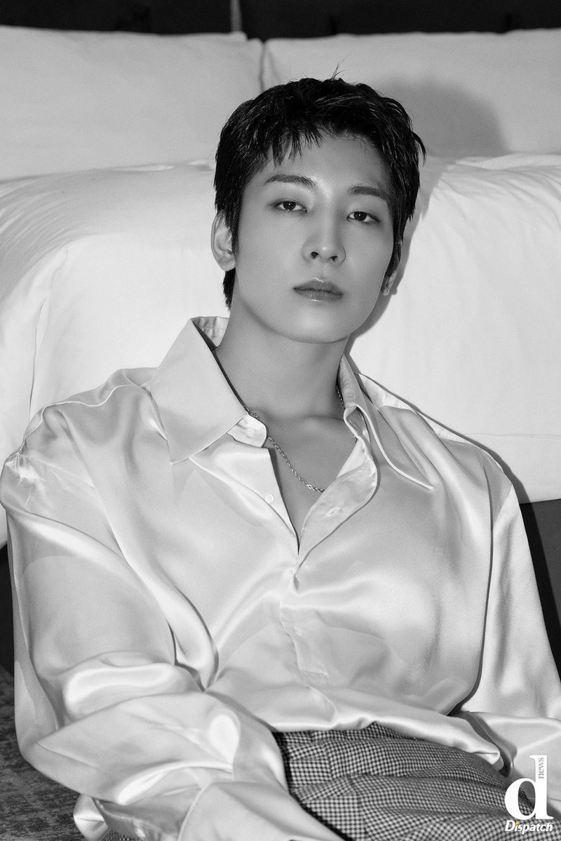 wonuddabong's tweet photo. my lock screen
before a date                       during a date https://t.co/SKXzS7FwQj