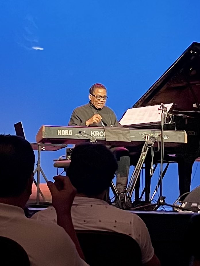 Adam Sendroff tweet media