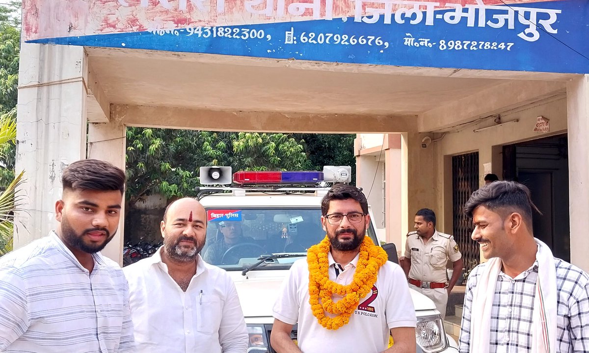 AshutoshBiharKa's tweet photo. साथियों हमारी रिहाई हो गई है। अब अपने साथियों को रिहा कराने गांधी मैदान थाना (पटना) पहुंच रहा हूं। https://t.co/SmYnWDIg9L