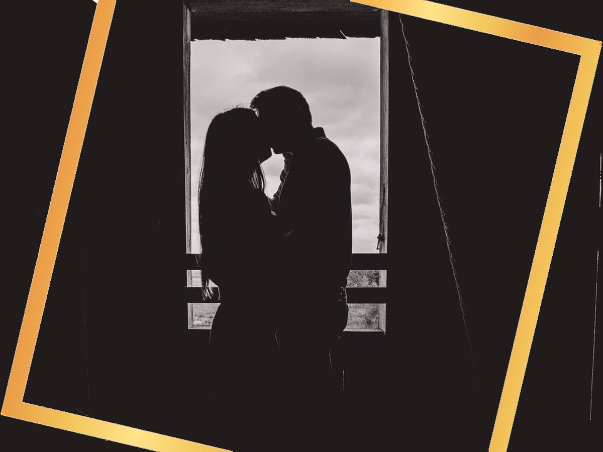 Poets! Here are today's #WritingPrompts:

"The erotic"

"Lust and Silhouettes"

"Where lips wander"

Write a new poem! Submit to us by following the link.

#APoemADayChallenge
#WritingPrompt
#Prompt
#PoetryPotion
#PoetryCommunity
#WritingCommunity

poetrypotion.com/a-poem-a-day-w…