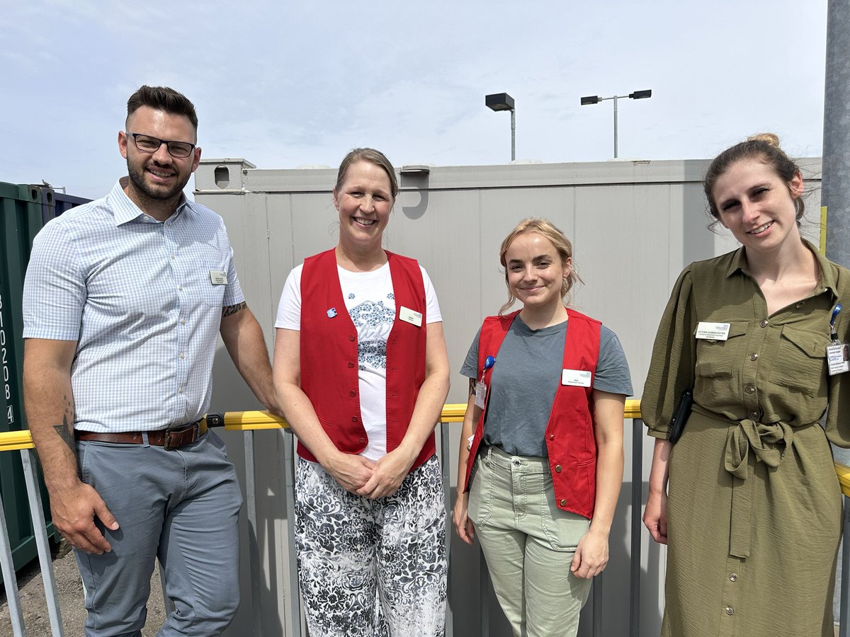 Kieron Loane (@kieronmhdm) on Twitter photo It was great to catch up with our emergency department mental health volunteers this morning. Early feedback signs show this project is making a positive difference to patients and their families. Keep up the great work your support is invaluable <a href="/nnuhvolunteers/">NNUH Volunteers</a> <a href="/VWP__/">Victoria</a> <a href="/NsftU/">Charlotte loades 💙</a> It was great to catch up with our emergency department mental health volunteers this morning. Early feedback signs show this project is making a positive difference to patients and their families. Keep up the great work your support is invaluable <a href="/nnuhvolunteers/">NNUH Volunteers</a> <a href="/VWP__/">Victoria</a> <a href="/NsftU/">Charlotte loades 💙</a>