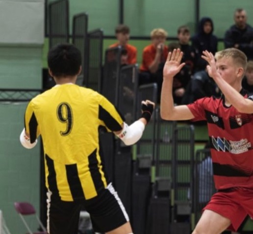 YorkFutsal's tweet photo. 23/24 - SQUAD ANNOUNCEMENT
👉Jony Weng has agreed a new deal extension with York Futsal Vikings, committing his future to the club until June 2024.
The Spanish goalkeeper has played over 30 times for the Vikings since joining in 2021.
#2 JONY WENG
#yorkfutsalmassive https://t.co/ttkSUNkF0Z