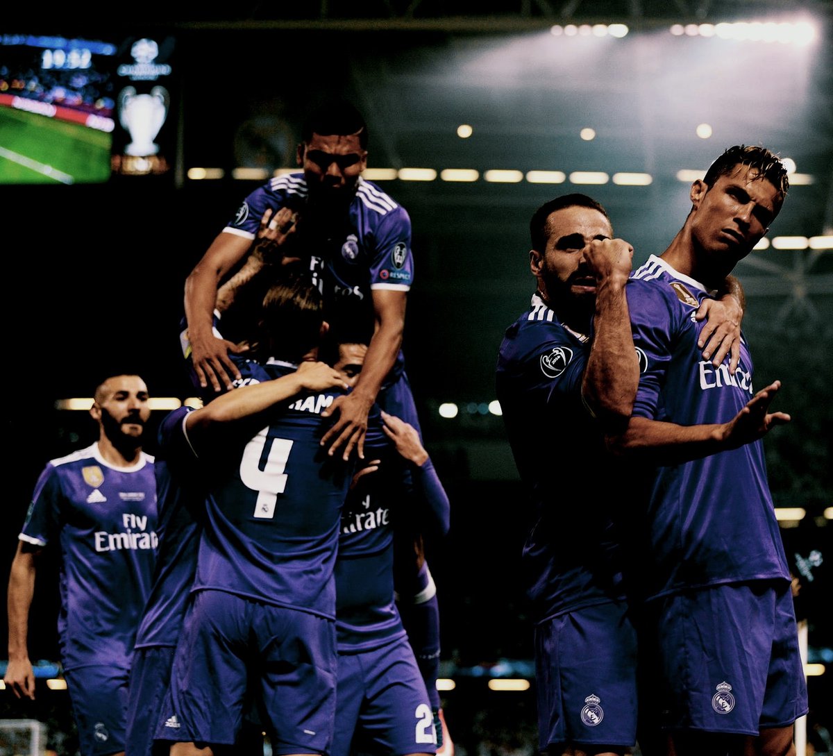 TeamCRonaldo's tweet photo. This pic is COLD.🥶🐐 https://t.co/nDRFx6V2Dr