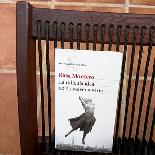 Lectura muy recomendable si estás pasando un duelo. La ridícula idea de no volver a verte de Rosa Montero <a href="/Seix_Barral/">Seix Barral</a> <a href="/BrunaHusky/">Rosa Montero</a> cruzromon.com/la-ridicula-id…
