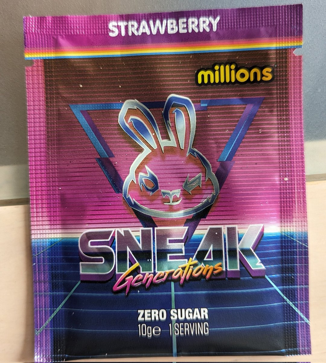PurelyBex's tweet image. Deciding what flavor of #SneakEnergy I should have today when streaming. Help me decide. These are my last 2 sachets, until my next order arrives (hopefully today).
Do I go Strawberry Millions or Strawberry Watermelon?