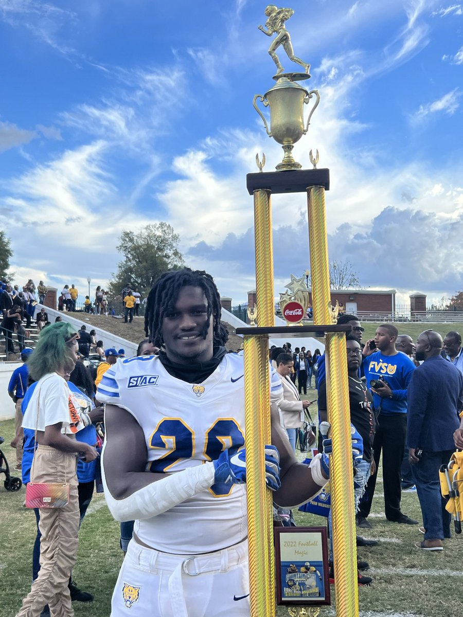 cathydjohnson2's tweet photo. Happy Birthday to my son Cameron Johnson!!! Bossmane wishing you an amazing day and amazing upcoming football season. Always pray and trust God https://t.co/qXR6U0g32X