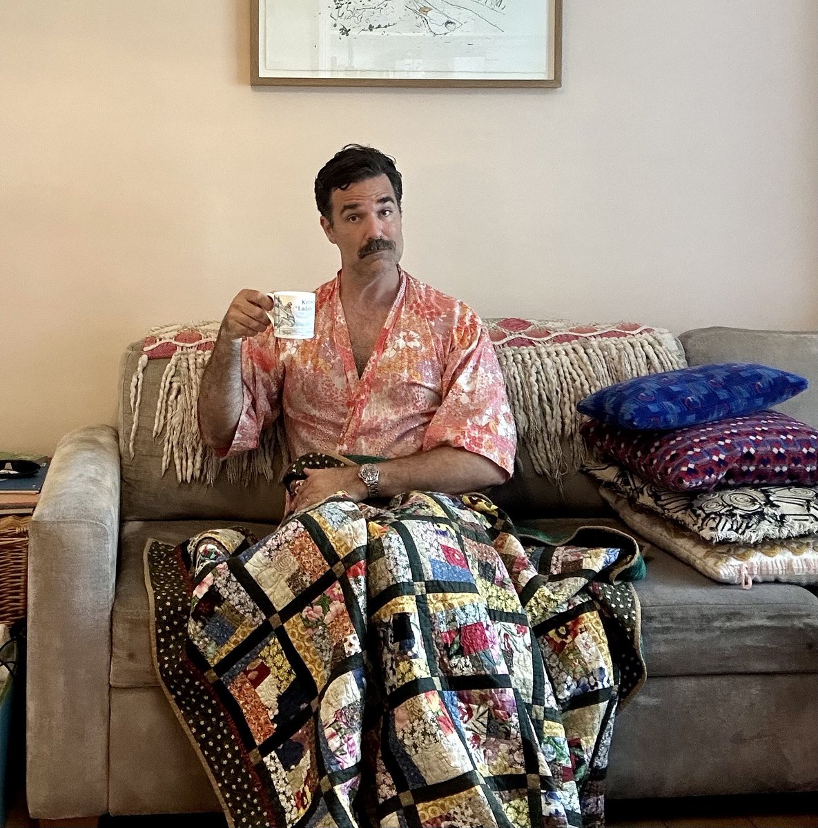 robdelaney's tweet image. I am staying in tonight in support of the @RainbowtrustCC #NoBallBall so that life-threatened children and their families get to go out and receive the support they need. Please support this  campaign for an amazing charity rainbowtrust.org.uk/events/midsumm…🌈