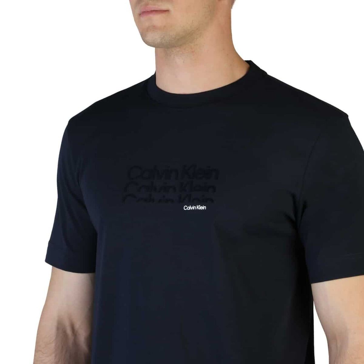 Phlaunt_com's tweet image. Style up your #tshirtcollection with this mens navy blue #roundneck #calvinklein tshirt.

phlaunt.com/products/Calvi…